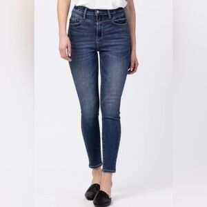 Judy Blue | High Rise | Front Yoke Skinny Dark Wash Jeans | Womens size 15/32